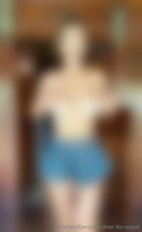 Oooops... BIG nipple slip. Mini skirt sexy Raw & Real no edi..