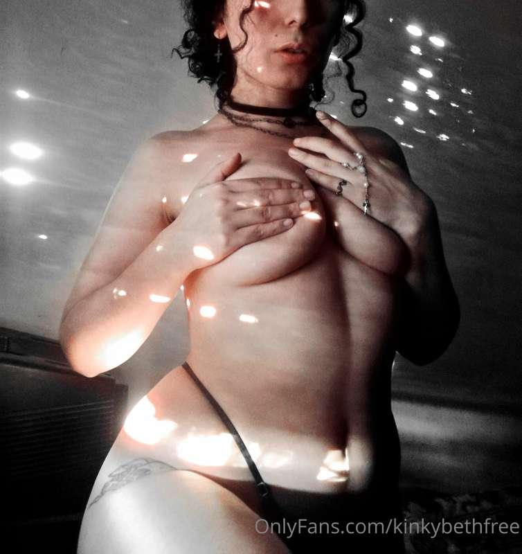 What's on your dirty mind today, little boy? 😏🔥