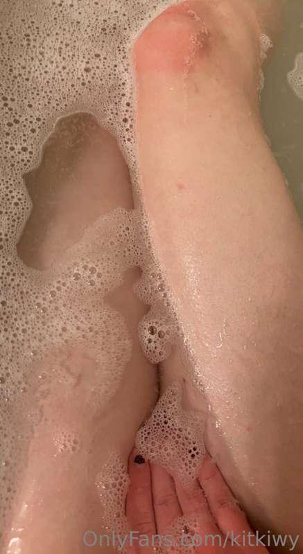 bath time :3