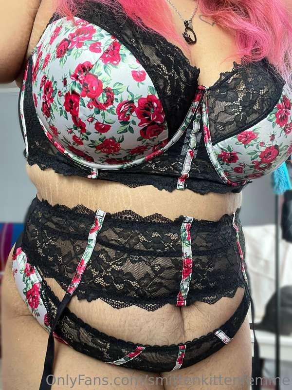 Teaser of my new set from AdoreMe 😘