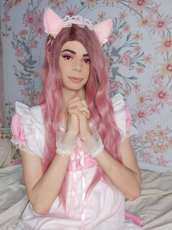 (January 11, OnlyFans)

How may I serve you? 🌸💕