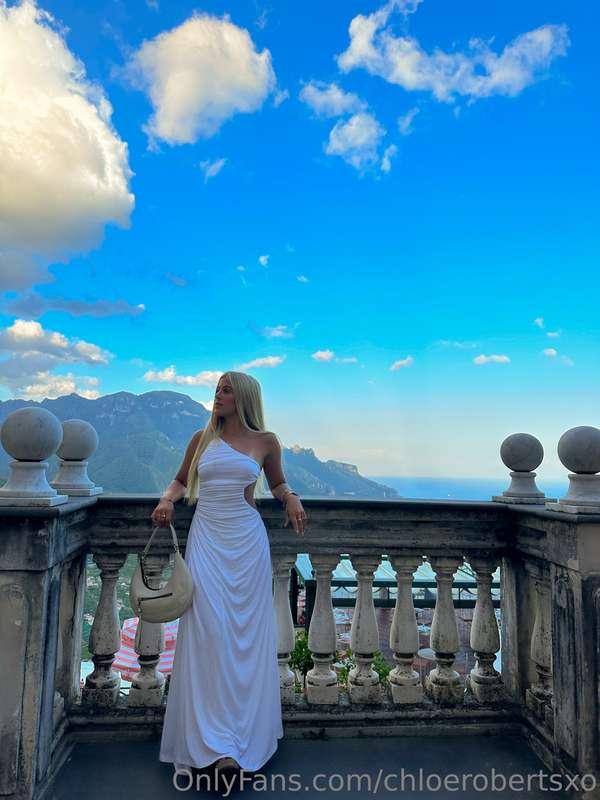 chloerobertsxo image #0
