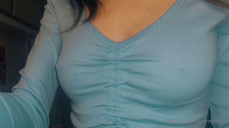 Want me to lift my top up?