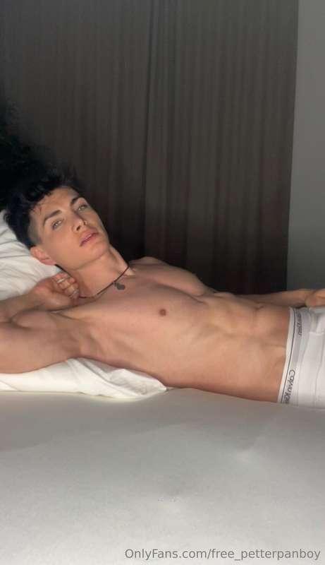 Are you coming?Here @petterpanboy 💦