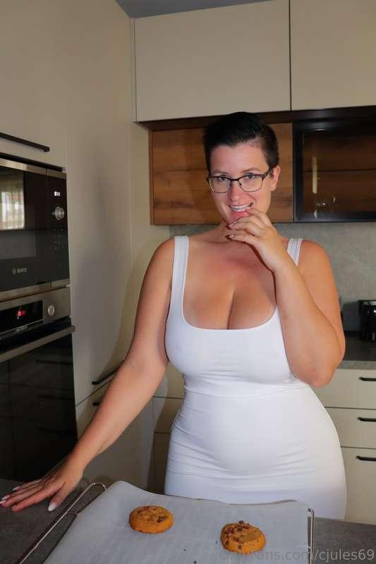 👩🏻‍🍳Cookie time👩🏻‍🍳 I need your cream big boys🍆💦🤤😍