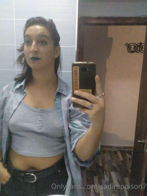 Hace you seen me with long hair? This was two trays ago.. 
M..