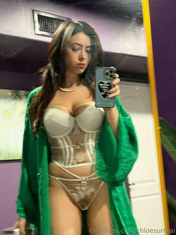 blurriness, the new filter?