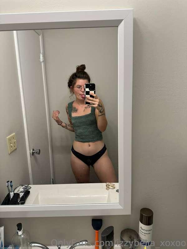 i hope u all have a good day 🤭