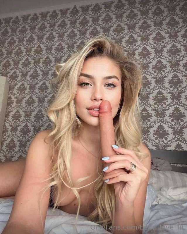 🤍 SUBSCRIPTIONS FREE ONLY NOW @ameli_stasy She's @ameli_stas..