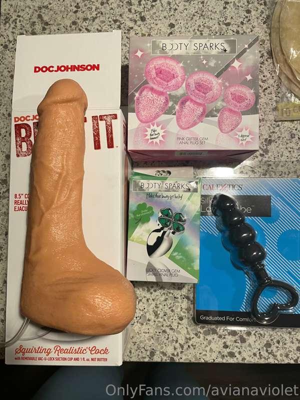 OMG look at mt new toys!!!!  Get ready for some BOMB content..