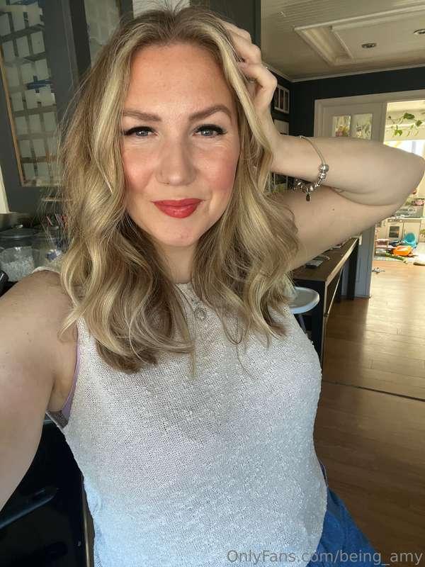 Off for the hen do…. Can’t wait to be cheeky for you this we..
