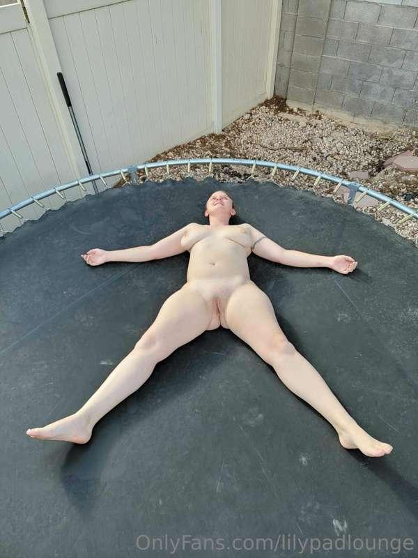 Seriously I LOVE this trampoline. ❤️