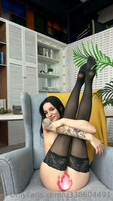 How do you like my stockings? 🔥