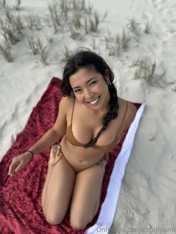 Be my beach buddy? 👼