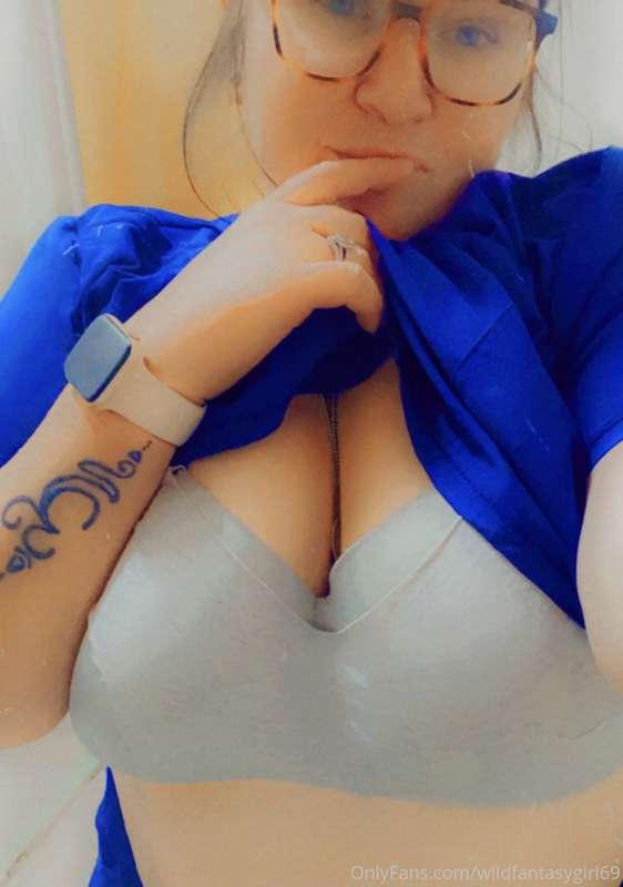 Would you want me as your nurse?! 🤤🤤
