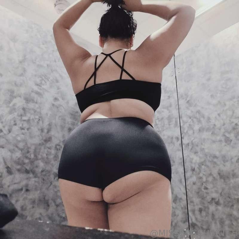 Post Gym Shower pics from yesterday's leg/glute day ❤️‍🔥