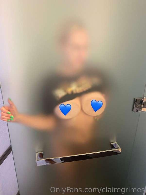 This might be your favorite post yet. Naked under my tshirt ..