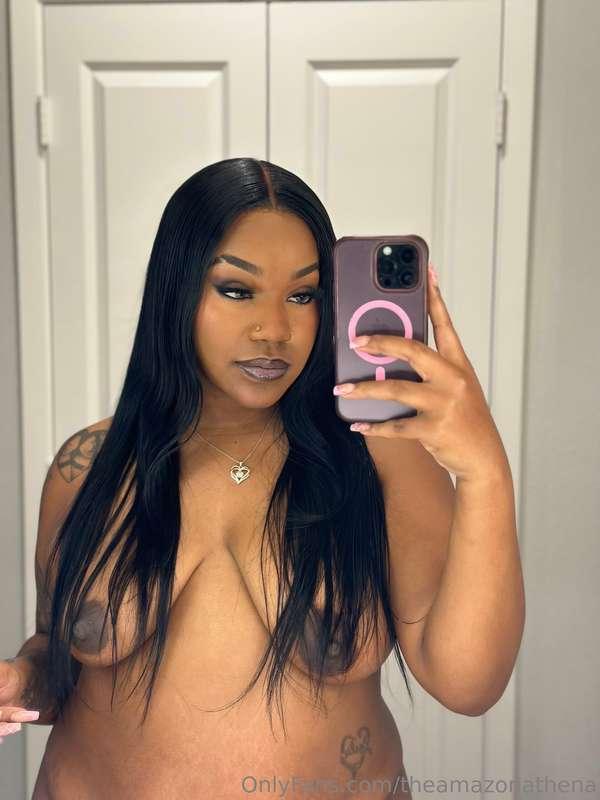 Fuck me and tell me I’m pretty 😩💦 Make me cum for you over a..
