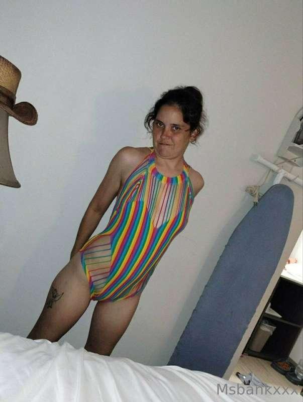 #AD Cum check out this sexy milf she is ready to play 25% of..