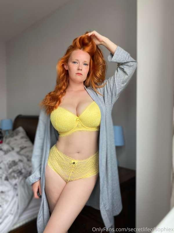 Waiting for you to come back to bed 💛