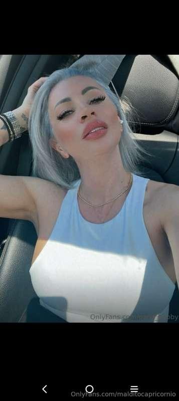 ## @paris_babby 💋
My lips👄 will very gently caress your di*k..