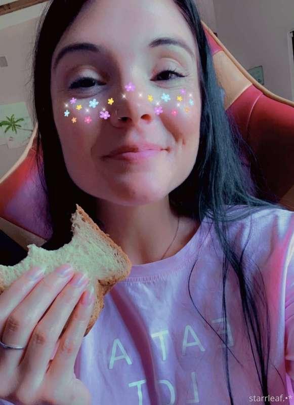 **My sammich** >:)