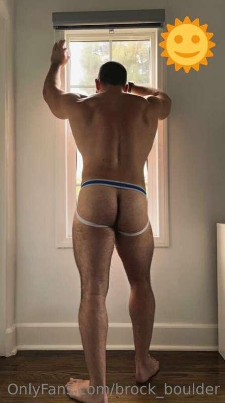 Happy #ThirstyThursday to y’all!! Hope you enjoy cake for br..