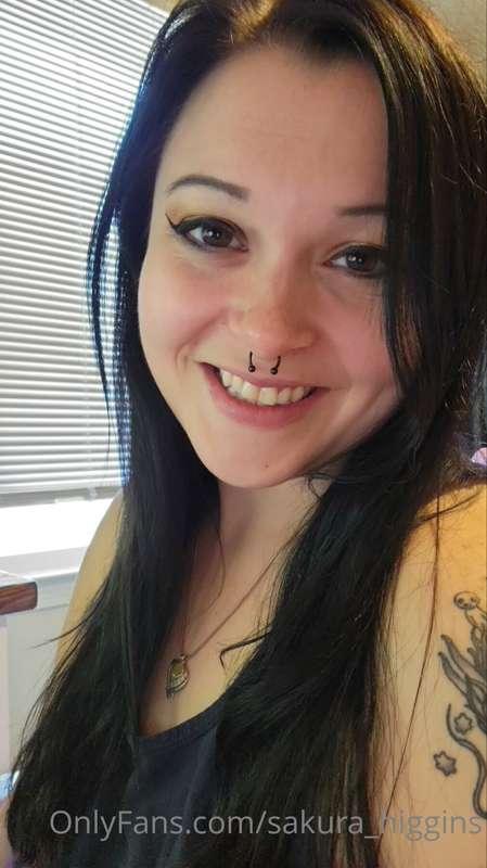 Working from home has some pretty good benefits 💋 Can you im..