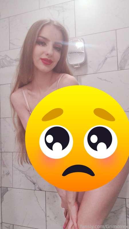 Delicious thong teasing and Christmas lights on my cheeks 😏💞 👅 check that out! 😅