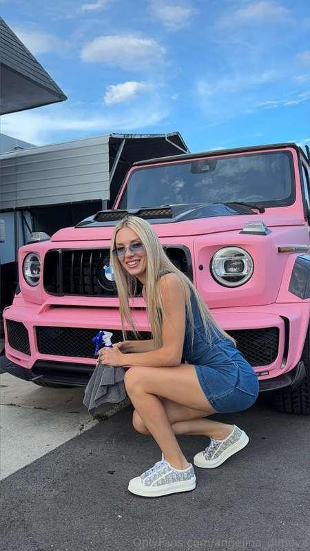 are you more into BMW or Mercedes?😄
