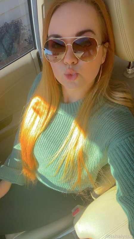 Selfie from on my way to work earlier ❤️

#FYP #longhair #ginger #girlnextdoor #pawg #work #office #goodgirl #whore #selfie #redhead