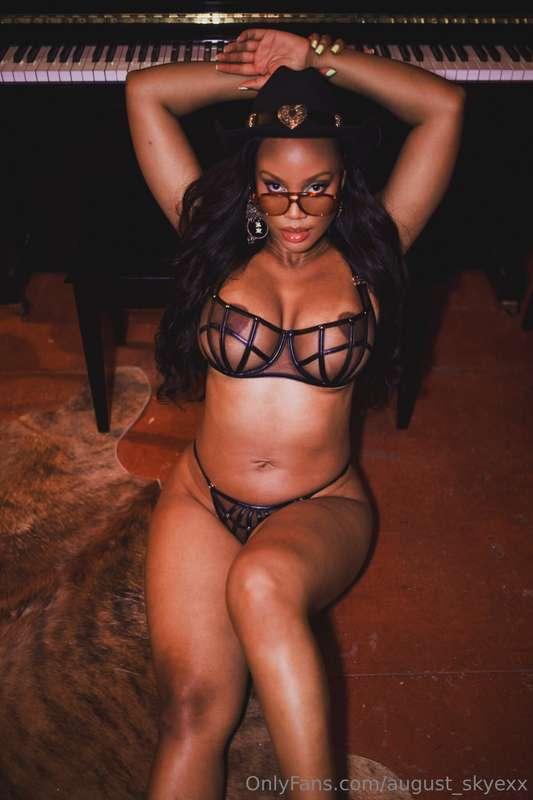 Do I make you ache for me? 😜