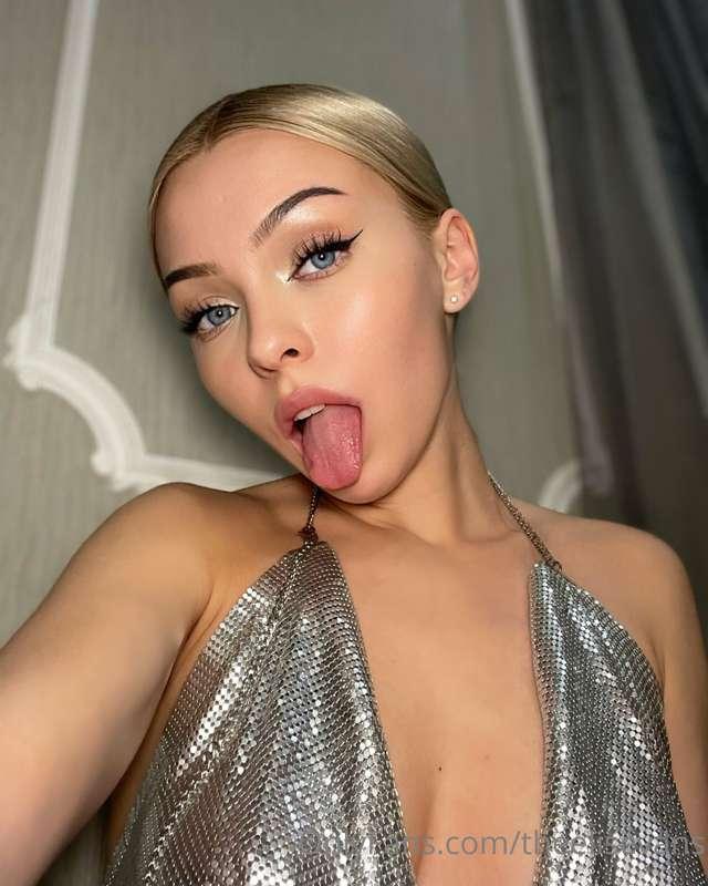 Which videos do you want to see more ? 

Professional or mor..