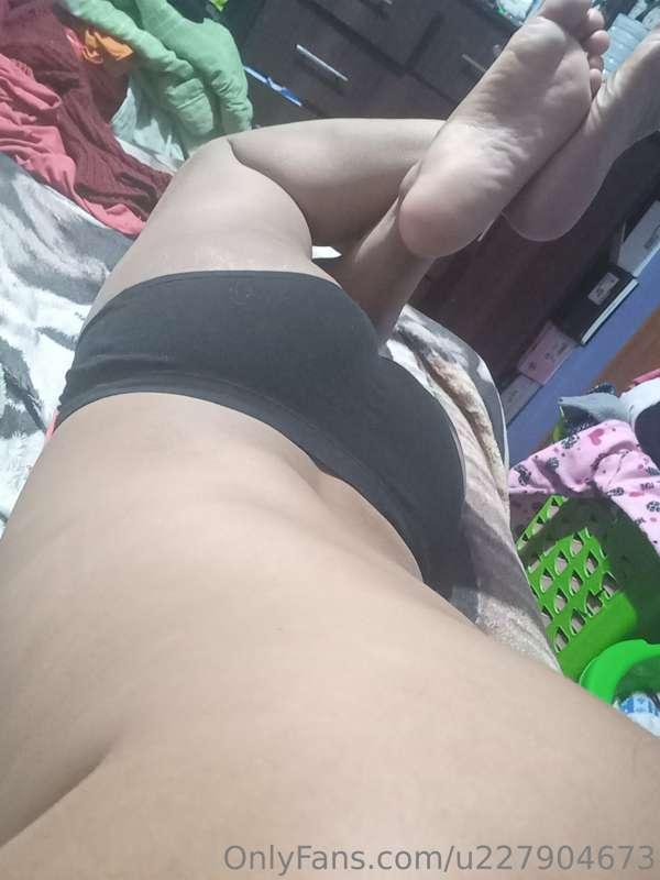 Estoy de espalda deseas venir te estoy esperando 🥵🥵🥵🥵👅👅👅