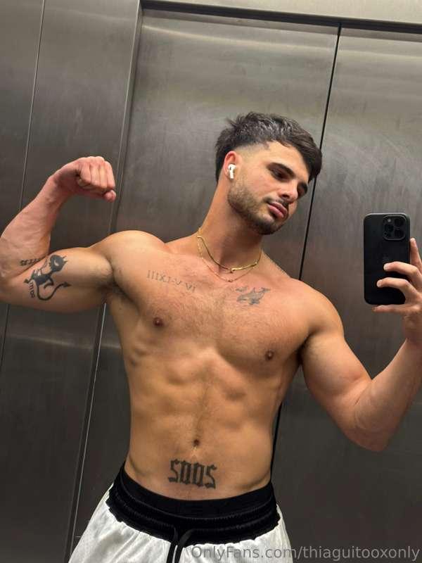 Daddy, and your comment? Also, leave me a like and I'll give..