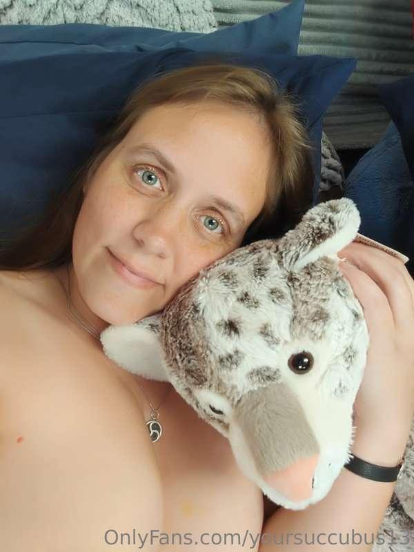 Cuddles with George. Lol. 😻💋