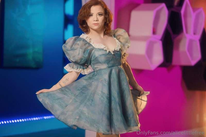 **Princess Dress Tease**
***Strip***
**🎥4.5 min video📸39 sex..