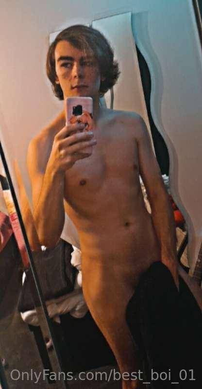 Here freebie, just got out of the shower, enjoy :3
