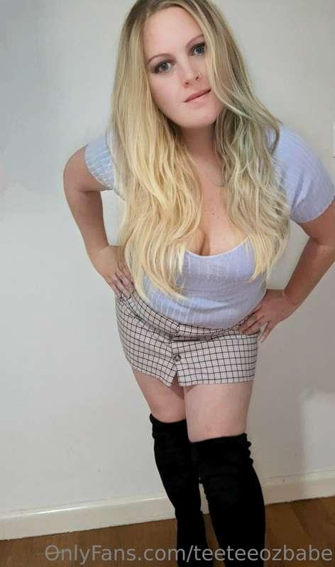 Happy frisky friday x
New content coming sorry been sick and..