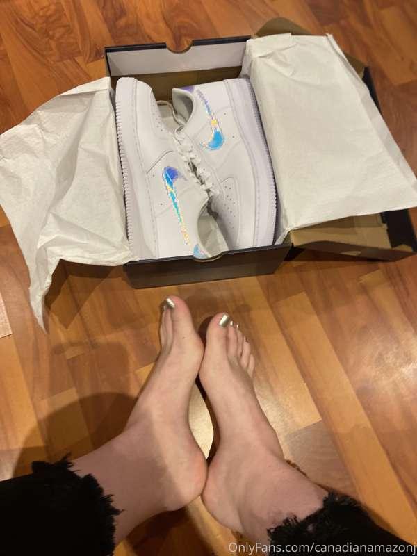 Fresh shoes & long legs 😍 (comparison between my 13mens and ..