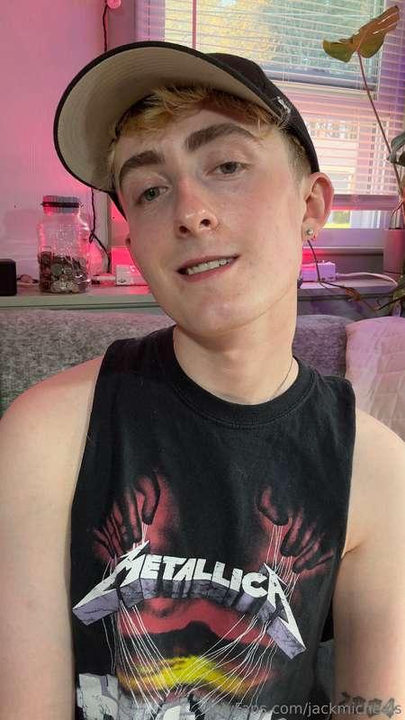 Unlock me I want to cum so bad daddy 🥵🔐