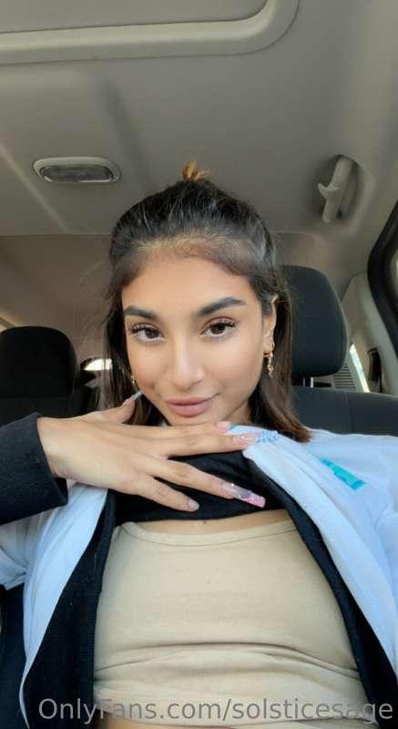1 like for my top off 😅😇💖