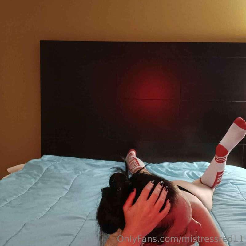 mistressred11 image #0