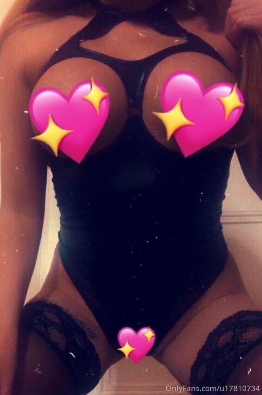 Who wants to see my tits 😜😈