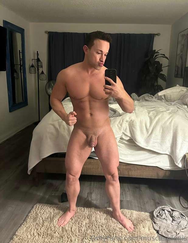 Showing off after leg day