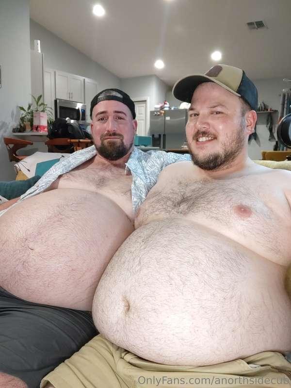 Chillin w @bongbelly. Videos coming 🐷