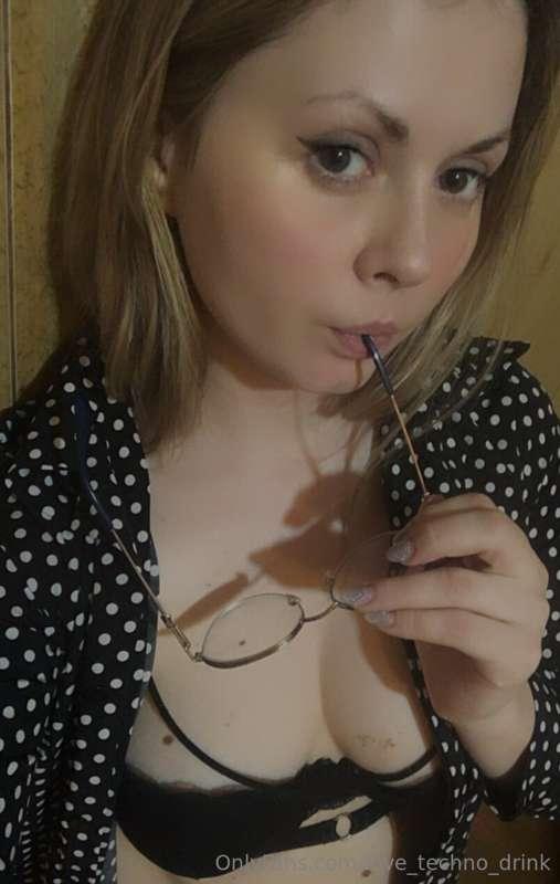 🟢CLICK HERE - @shyensley🟢
This cutie is online and horny!!! ..