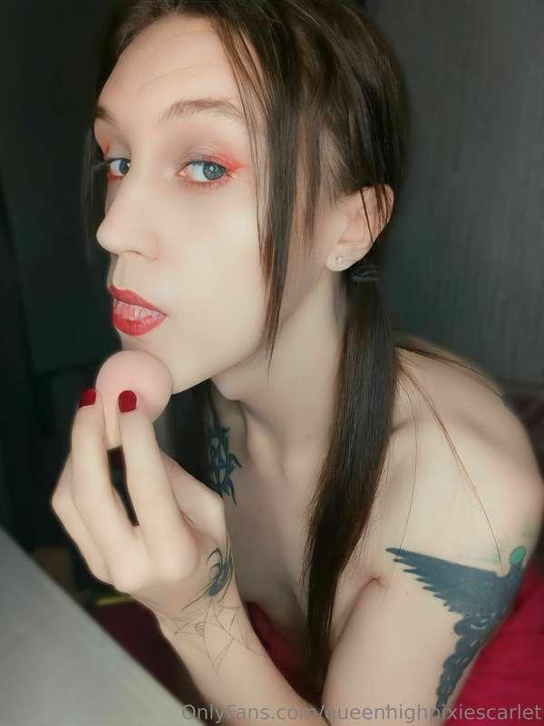 queenhighpixiescarlet image #1