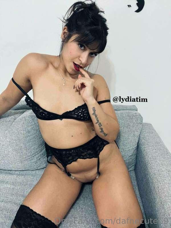 LITTLE SLUT 🥵💦 Let me make you cum @lydiatim If you wanna se..