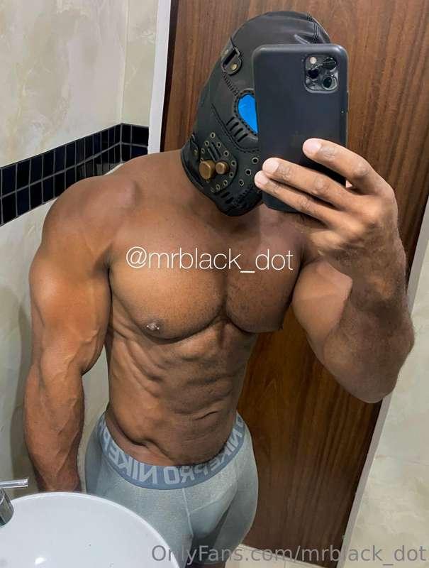 mrblack_dot main image